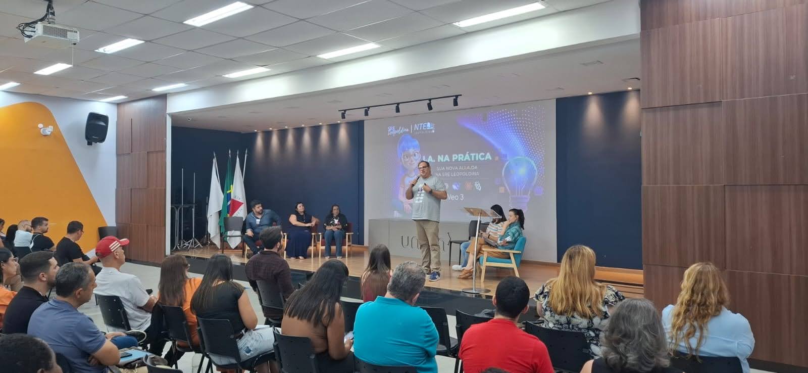 NTE Leopoldina conquista Menção Honrosa em Encontro sobre Tecnologias Pedagógicas e IA em Belo Horizonte