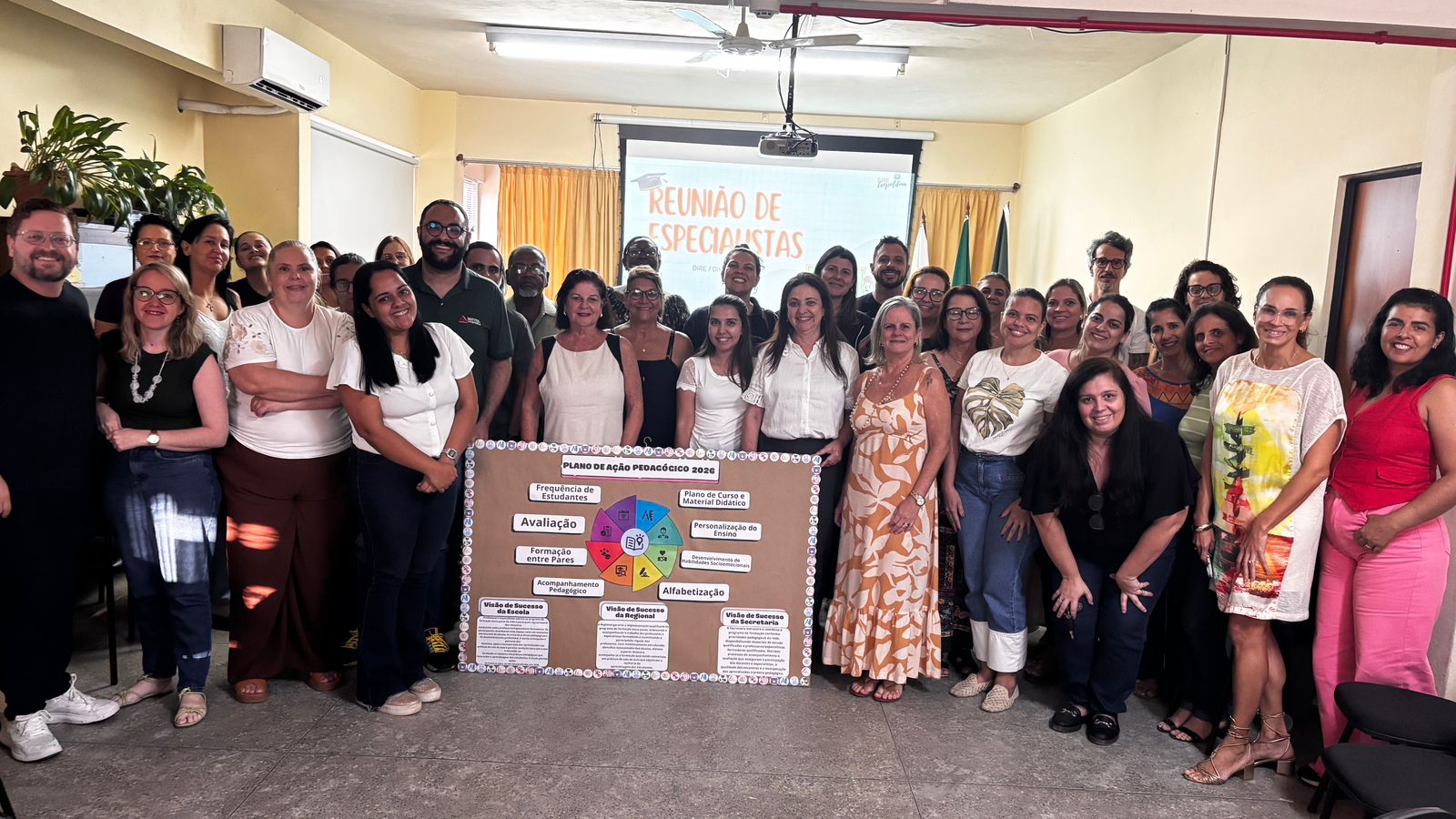 SRE-Leopoldina realiza Formação para Especialistas da Educação Básica nos polos de Além Paraíba, Cataguases e Leopoldina